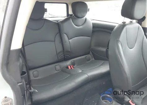 2011 Mini Cooper Clubman z USA, uszkodzony, nr VIN WMWZF3C50BT187818